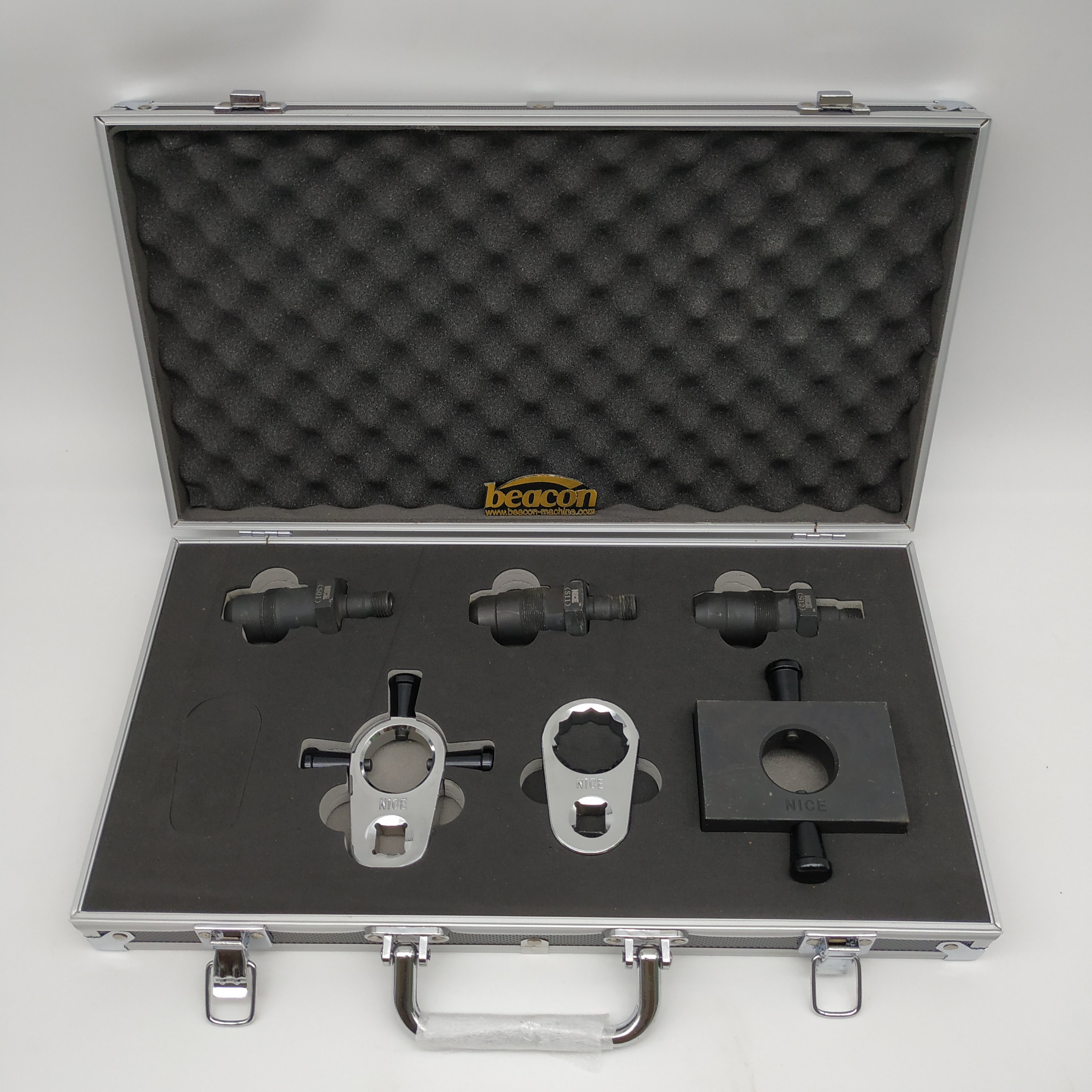 Medium pressure common rail injector disassembly tool G059 for diesel injector