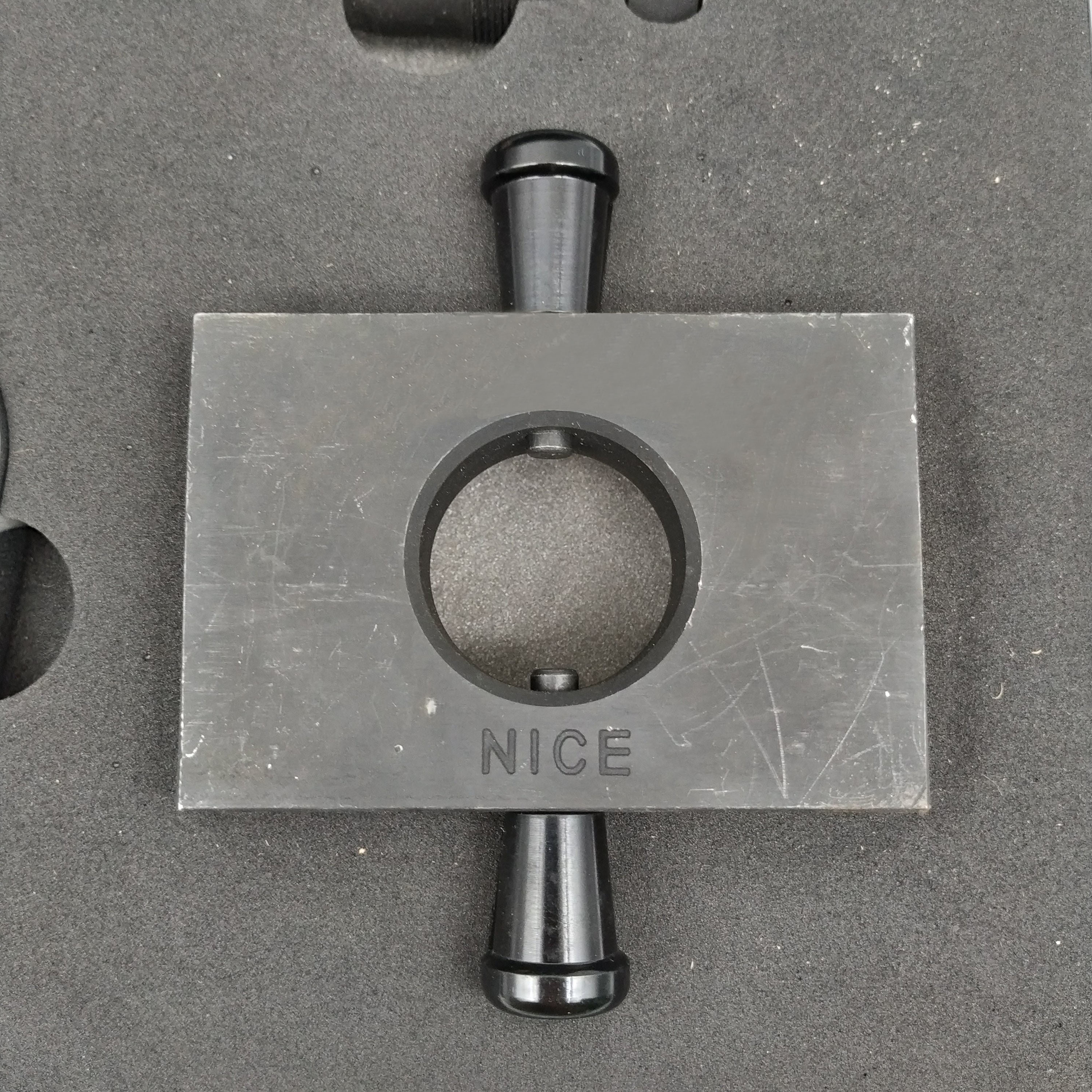 Medium pressure common rail injector disassembly tool G059 for diesel injector