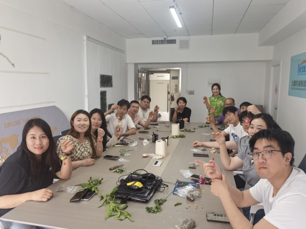 Zongzi Fragrance, Craftsmanship Inheritance: Beacon Machine Dragon Boat Festival Incense Bag DIY Activity Warm Opening