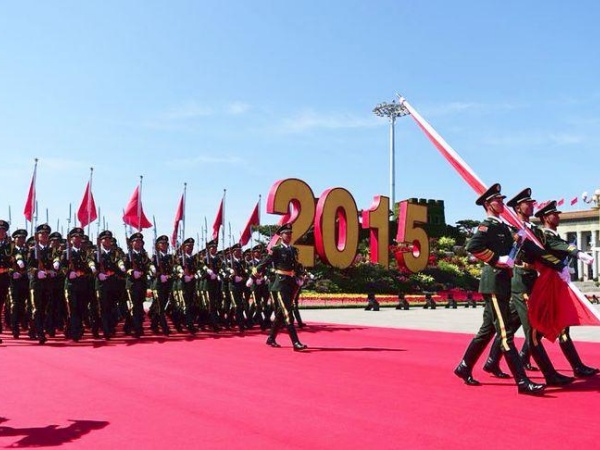 Watch the military parade with a beacon machine, get excited and embark on a new journey